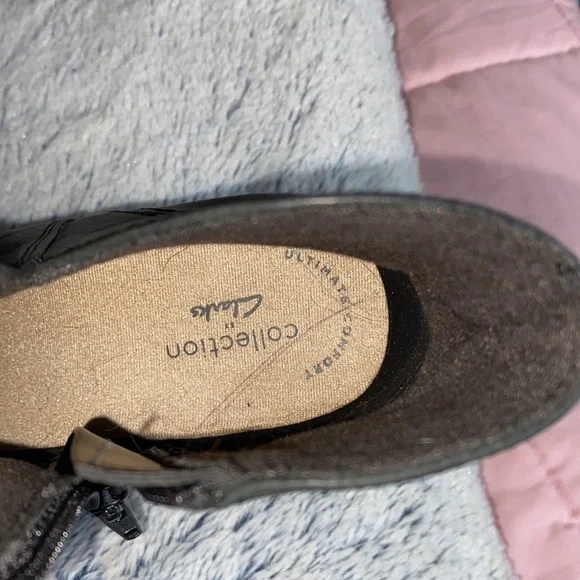 Brand New Clarks,,,,, tried on one time in house,,,,, 💓💓💓 - Picture 5 of 6